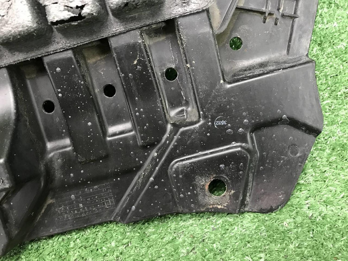 Пыльник переднего бампера Mercedes E W213 (16-21)