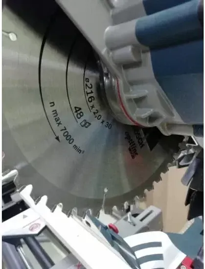 Торцовочная пила с протяжкой BOSCH GCM 8 SJL, 1600 Вт