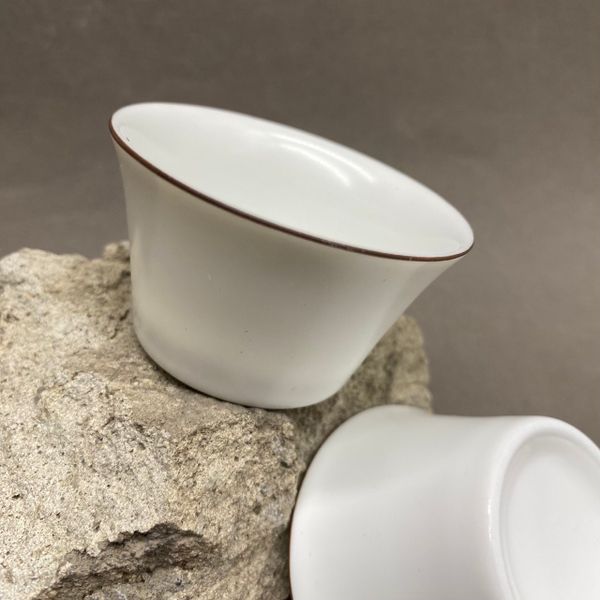 Чашка белая  с каймой, керамика, 30мл