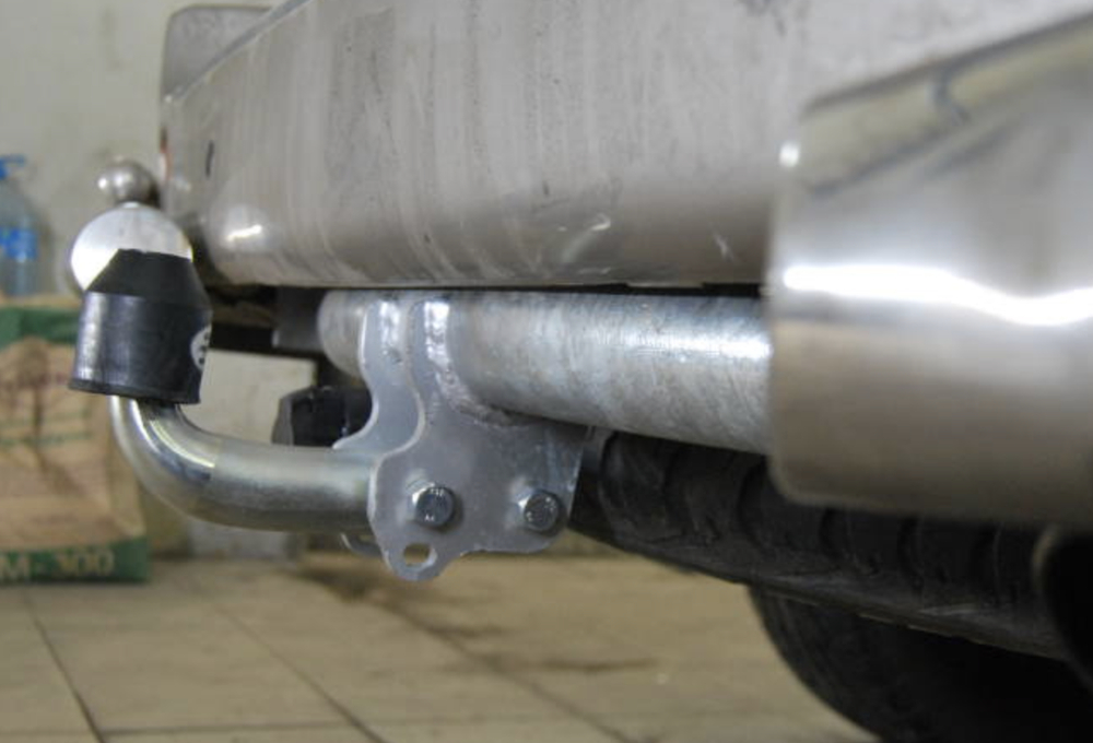 Фаркоп оцинкованный Galia T050A для Toyota Land Cruiser 100 1998-2008, Lexus LX470 1998-2008(паспорт и сертификат в комплекте)(без электрики)