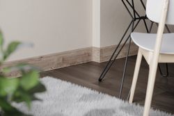 Плинтус Cezar Hi-Line 290 Дуб Кельский, 2500x75x22 мм