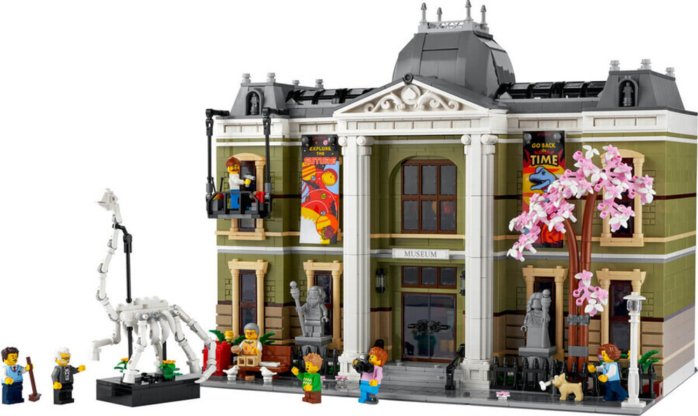 Конструктор LEGO Icons 10326 Музей естествознания