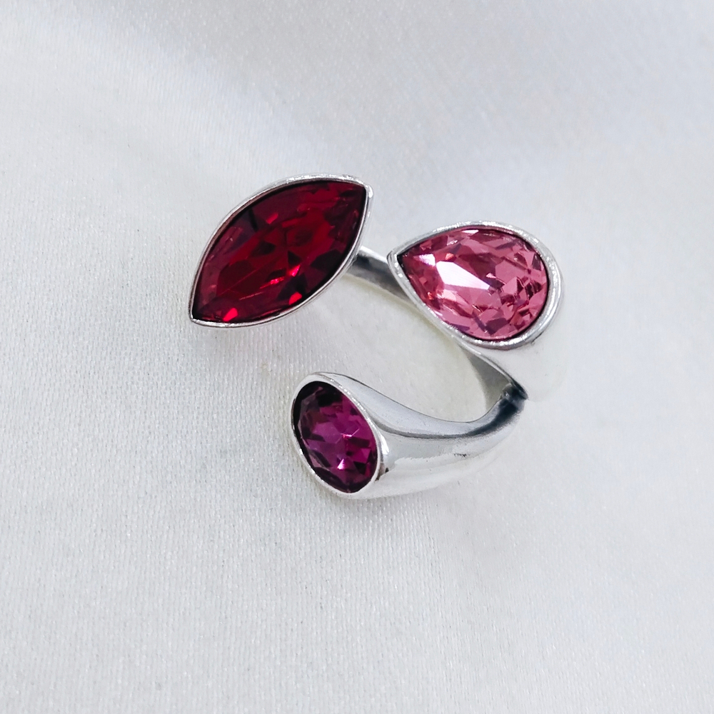 "Шик"  кольцо в серебряном покрытии из коллекции "Подиум" от Jenavi