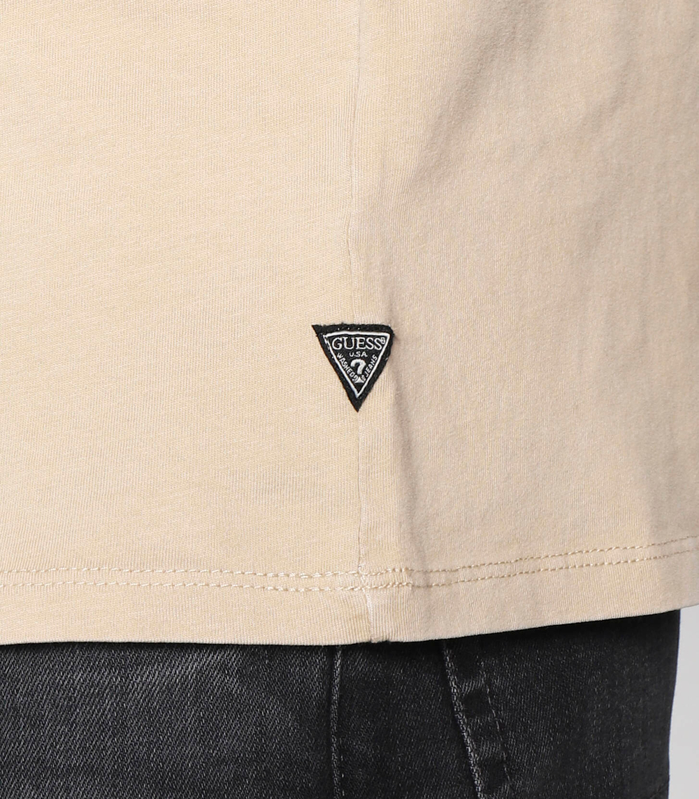 футболка police love GUESS - песочный(M3RI77 KBDL0)