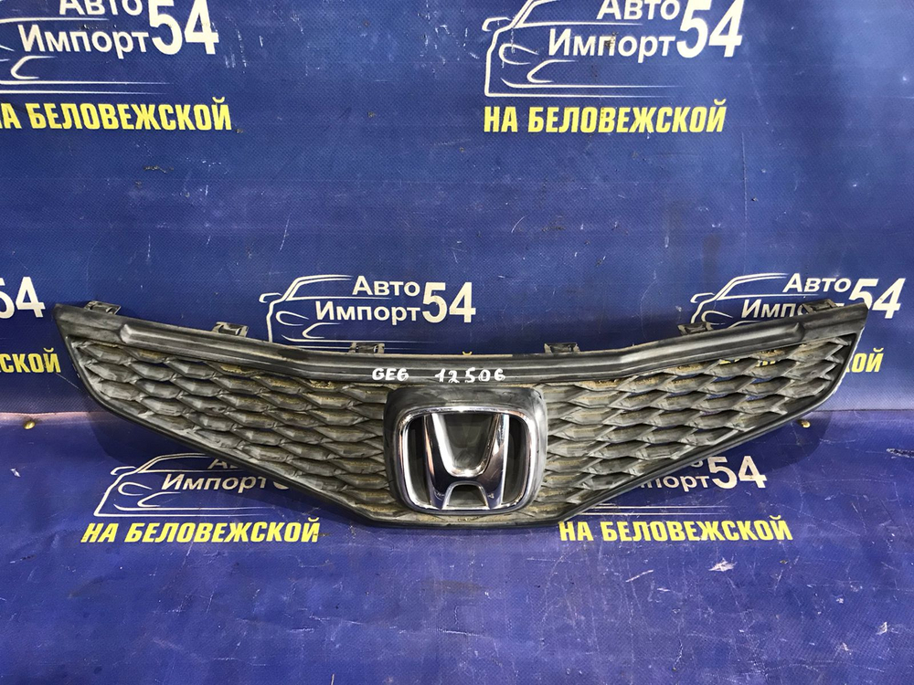 Решетка радиатора Honda FIT 2007-2010
