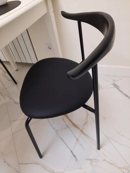 Стул металлический с мягким сиденьем и деревянной спинкой CH88 Black Edition