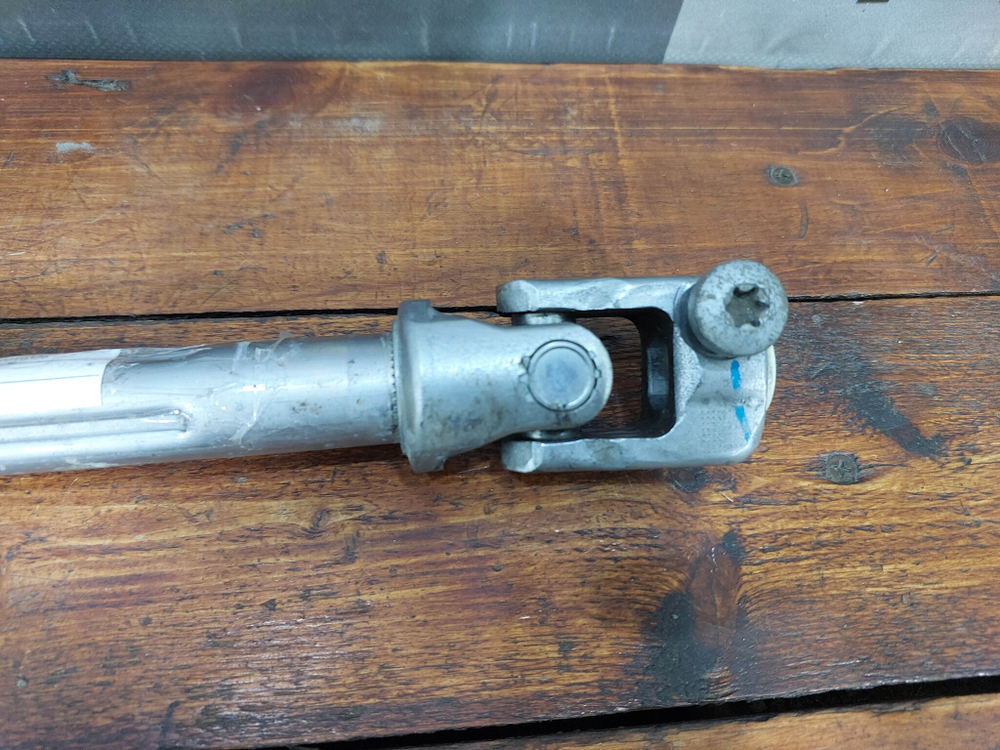 Рулевой кардан Mercedes GLE (V167) 18-нв Б/У Оригинал A1674601201