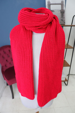 Шарф красный