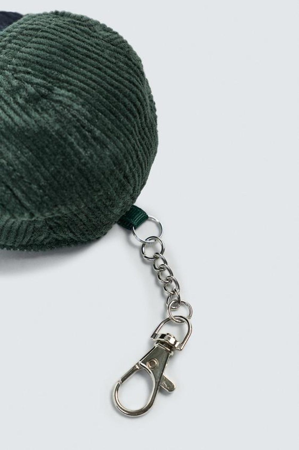 ZARA БРЕЛОК-КЕПКА FORD ©, ЗЕЛЕНЫЙ