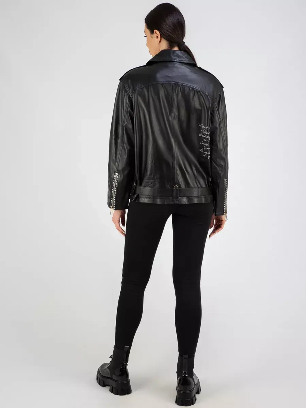 Кожаная куртка демисезонная оверсайз косуха