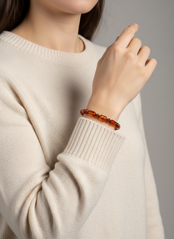 Браслет на руку. Янтарь натуральный формованный