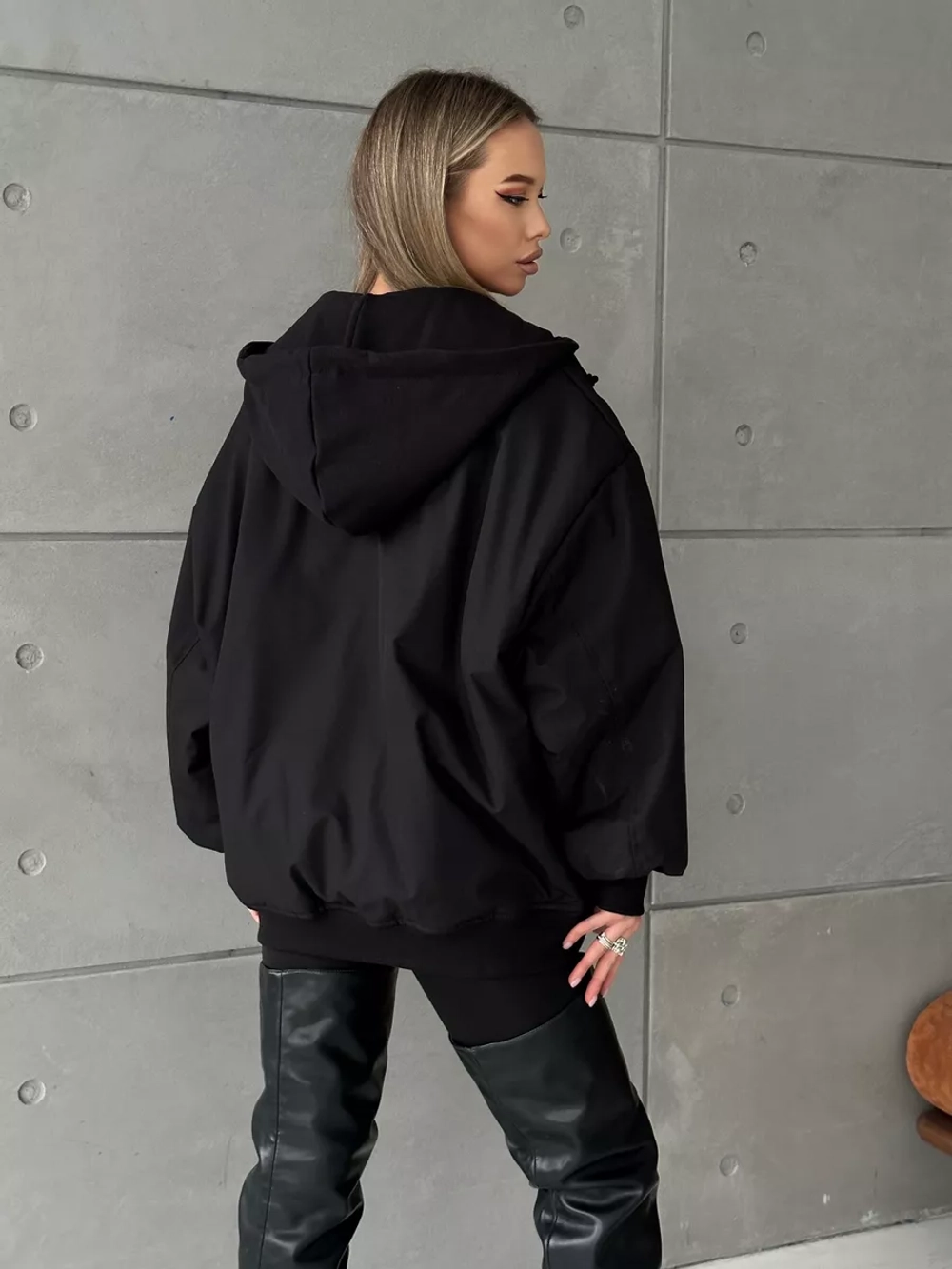 Бомбер оверсайз утепленный осень