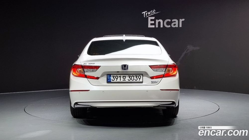 Honda Accord 10 Generation 2.0 Hybrid Touring (07.2022)