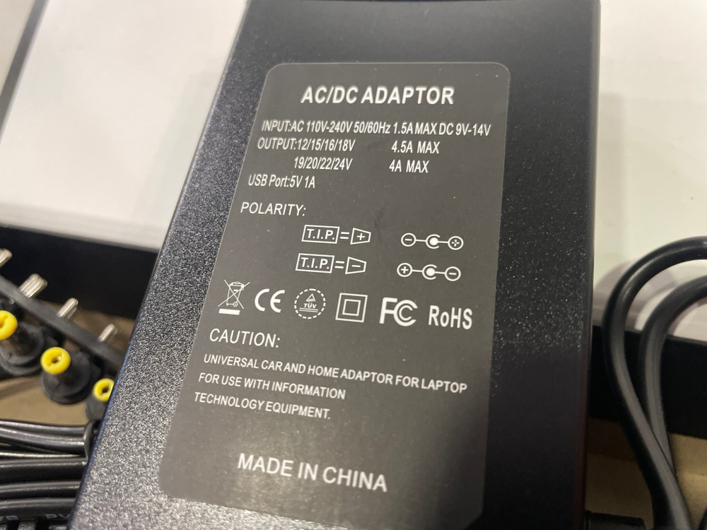 LP507 / Универсальное зарядное устройство для ноутбуков Live-Power LP507 шнур 1 м + 8 Насадок