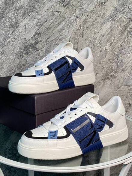 Кроссовки Valentino