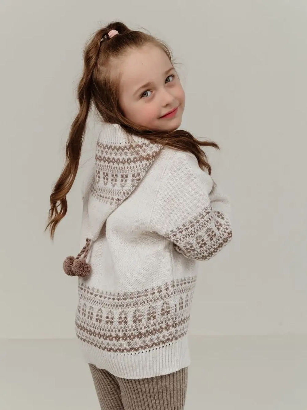 Кофта вязаная на молнии с капюшоном