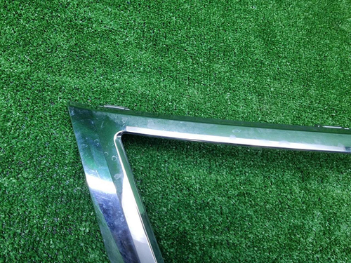 Молдинг решетки радиатора Skoda Karoq (2017-2021)