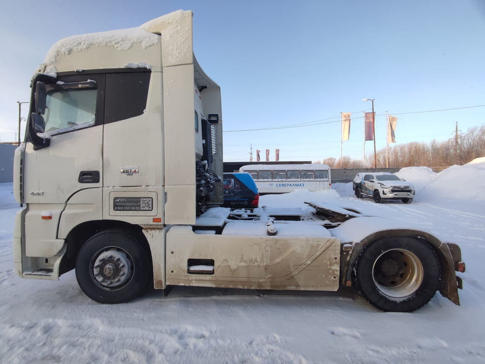 Foton AUMAN 4x2 Седельный тягач BJ4189SLFKA (Дизельный, 11,8 л, 470 л.с. АТ)