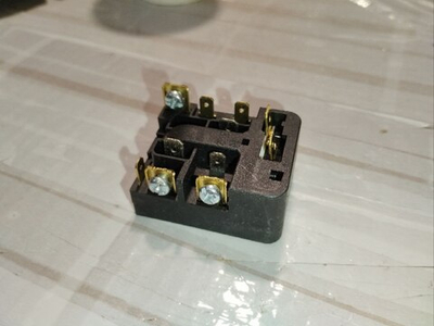 Реле пускозащитное холодильника INDESIT ZANUSSI HL096 6SP9009 3B8AB