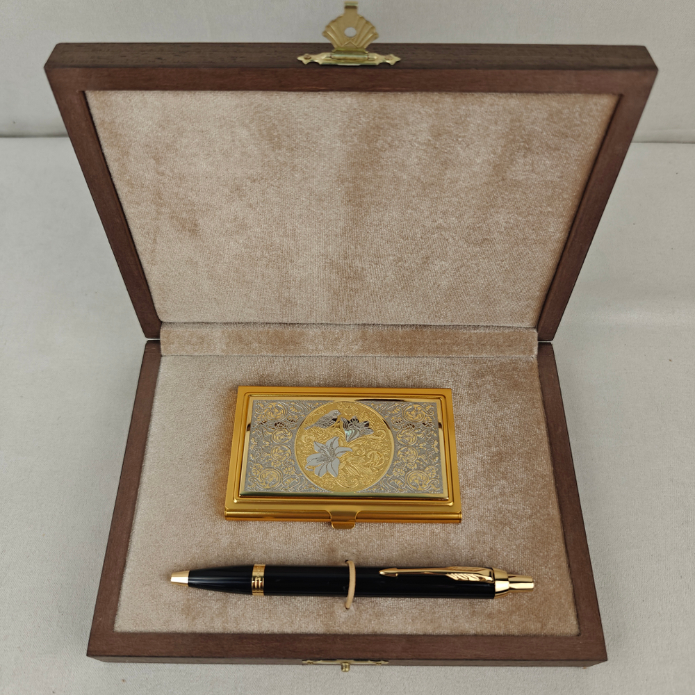 Набор "Цветы" (Златоуст), визитница и ручка Паркер