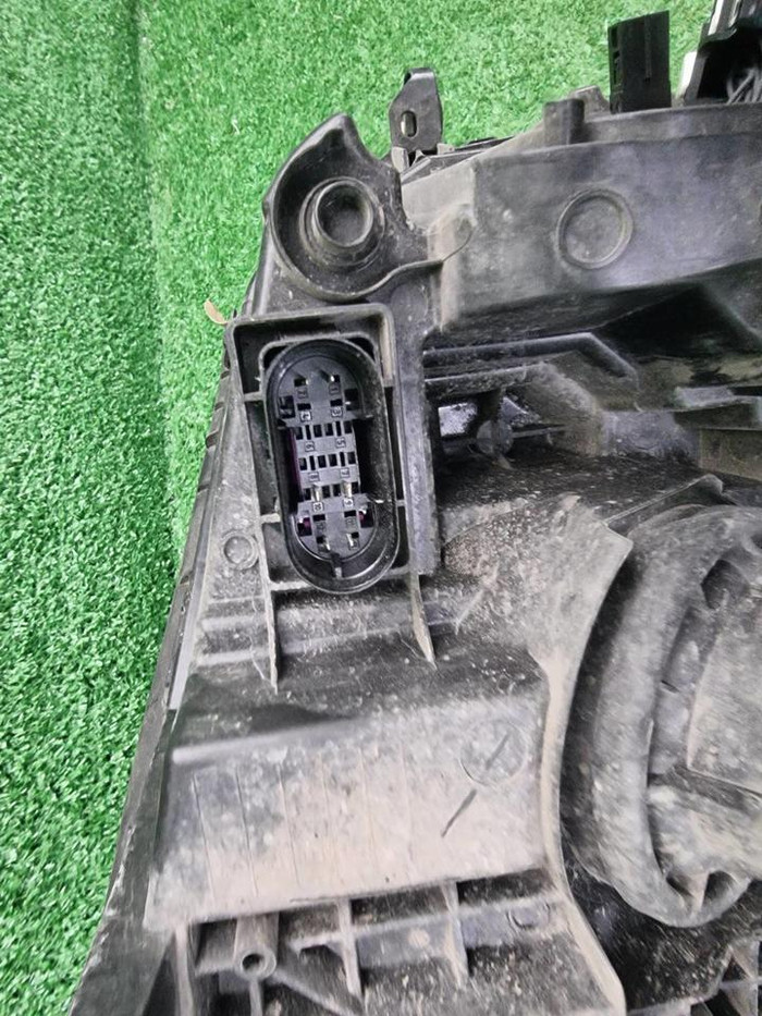 Фара левая Mercedes C w205 (2018-2023) LED