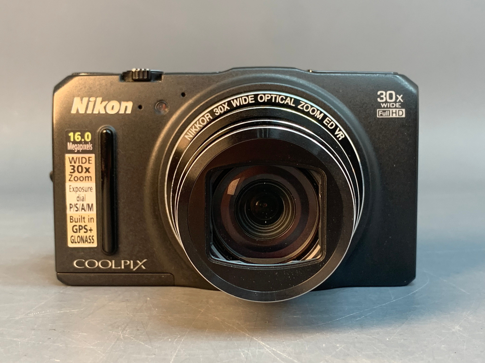 Nikon Coolpix S9700