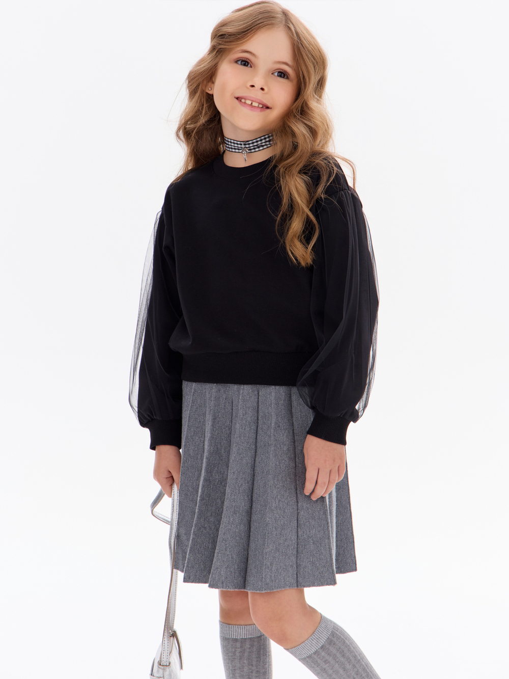 Нарядный свитшот с фатиновыми рукавами