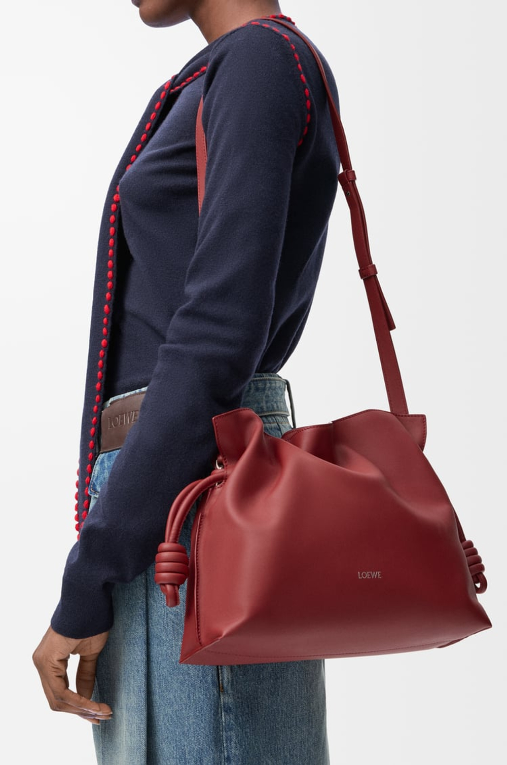 Loewe Сумка-клатч среднего размера Flamenco из телячьей кожи наппа, красный