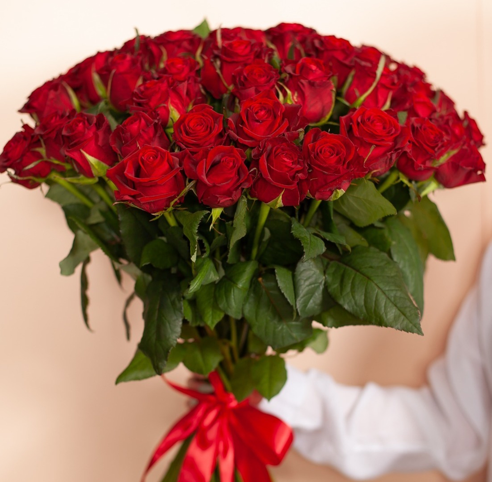 букет из 51 красной розы в Москве купить