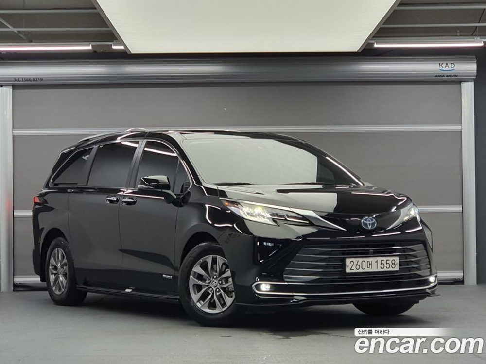 Toyota Sienna 4 Generation 2.5 Hybrid AWD (05.2021)