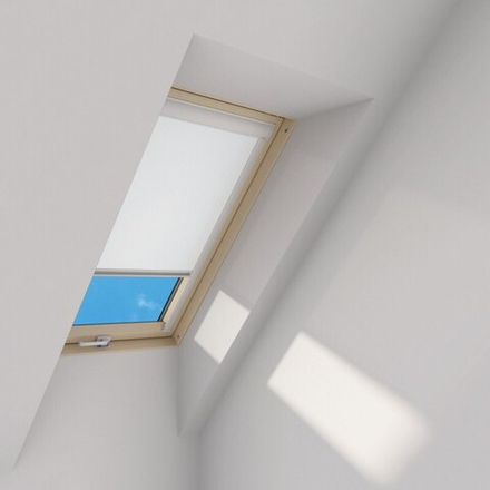 Рулонная штора FAKRO ARF 55х98 BlackOut Белая (255)