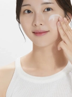 VT Cosmetics Очищающее молочко для лица с микроиглами Reedle Shot Synergy Cleansing Milk 200 мл