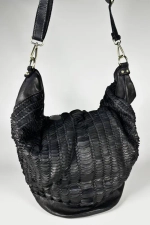 Женская большая плетеная сумка черного цвета