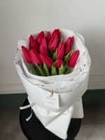 Букет из 15 красных тюльпанов