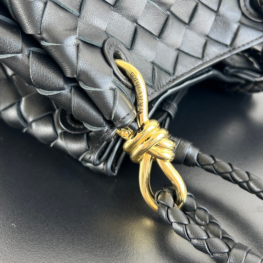 Bottega Veneta Small Parachute 21 cm