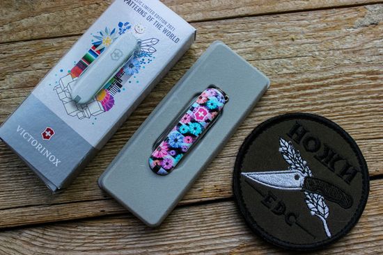 Victorinox 0.6223.L2107 Dynamic Floral