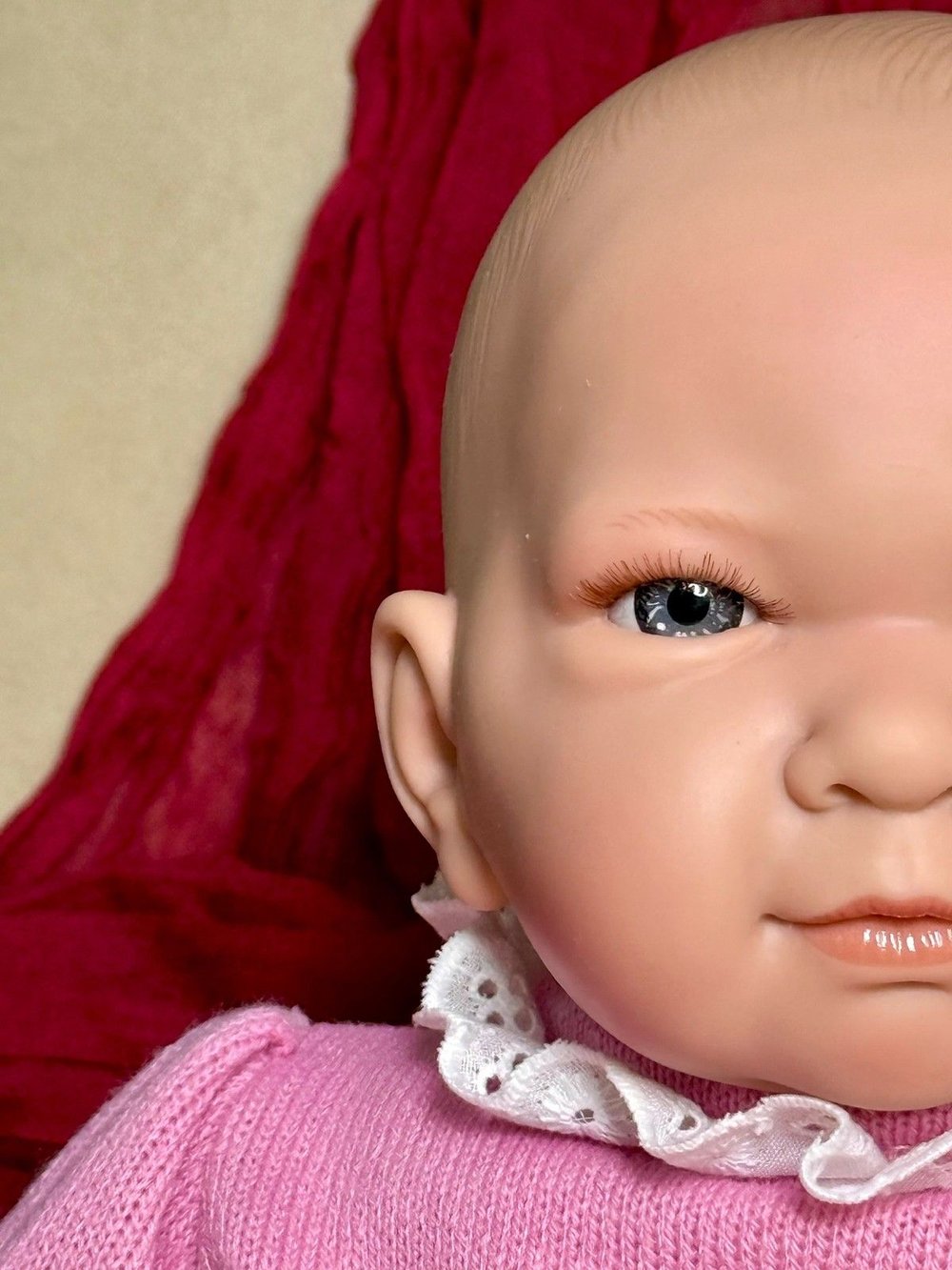 Кукла для девочки мягконабивная 45см Паула с пледом (4502)