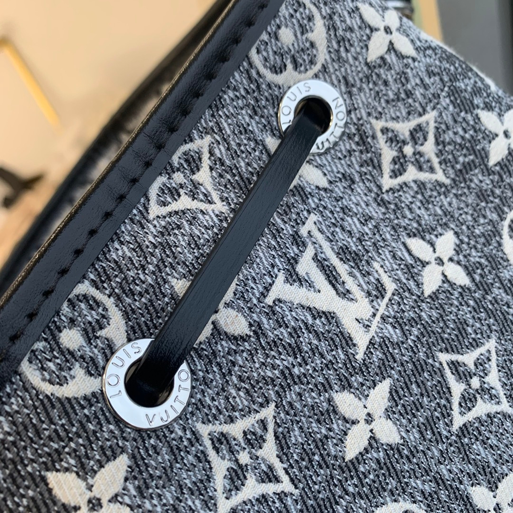 Louis Vuitton Petite Noe