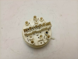 LAVALOGIC1810 кт33 Датчик уровня (прессостат) для стиральной машины Electrolux Zanussi AEG 1105711004 б/у