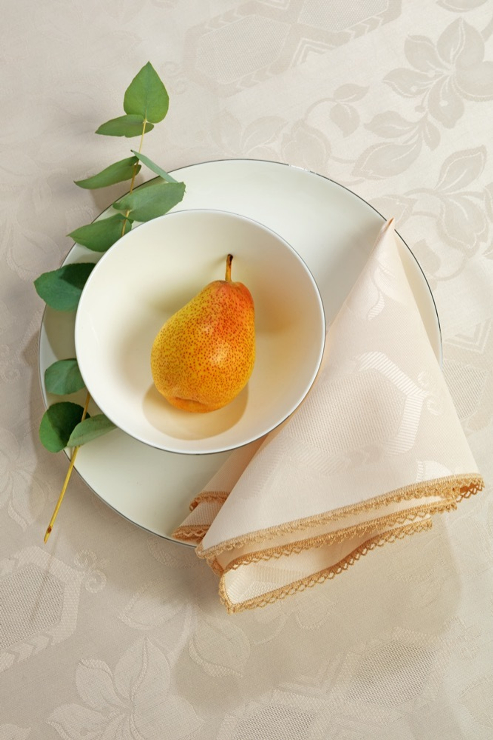 Скатерть 160x400 и 18 салфеток Confestyl Iris Beige