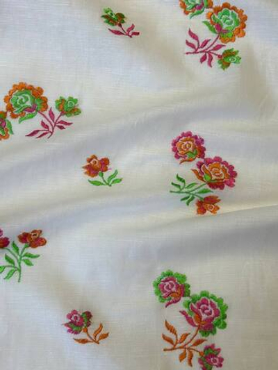 Лен белый с цветочной вышивкой