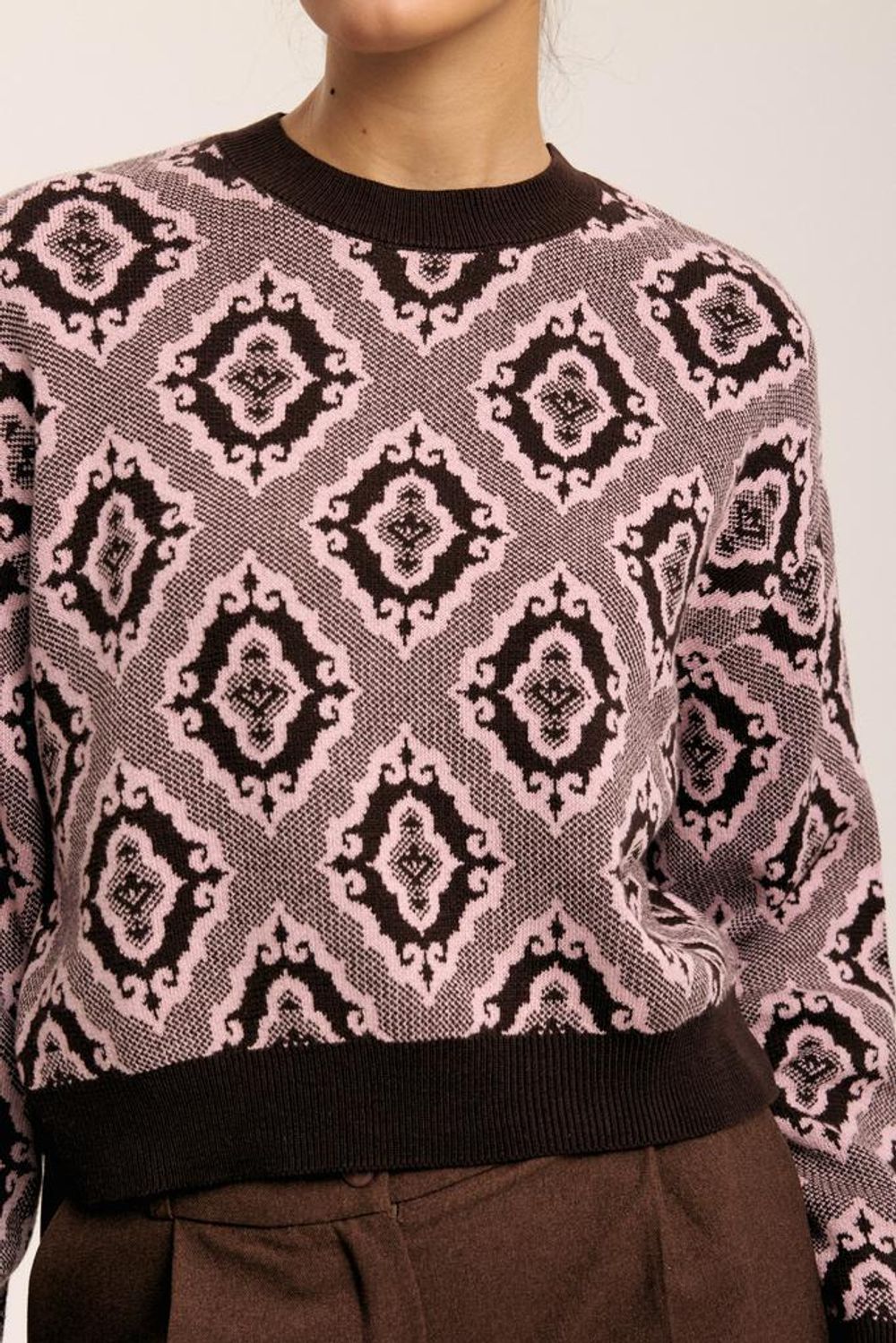 Лонгслив Idel Тюбетейка укороченный коричневый/розовый