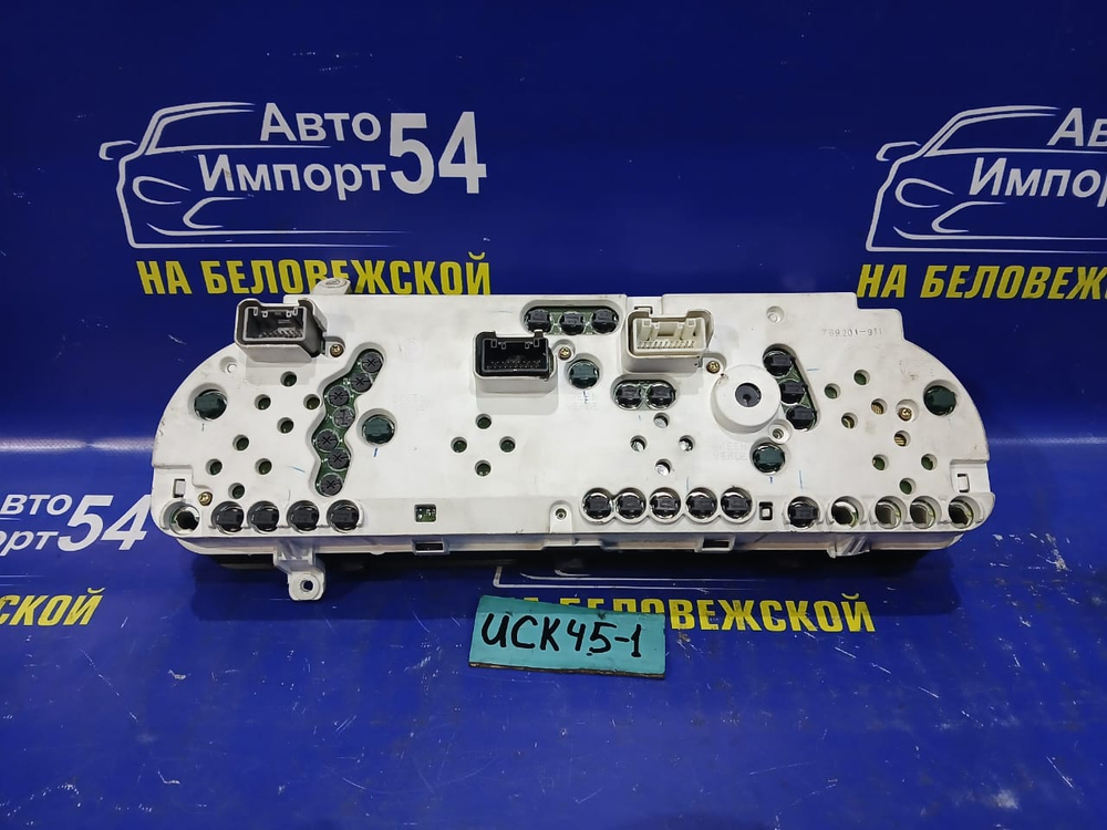 Щиток приборов TOYOTA SEQUOIA 2000