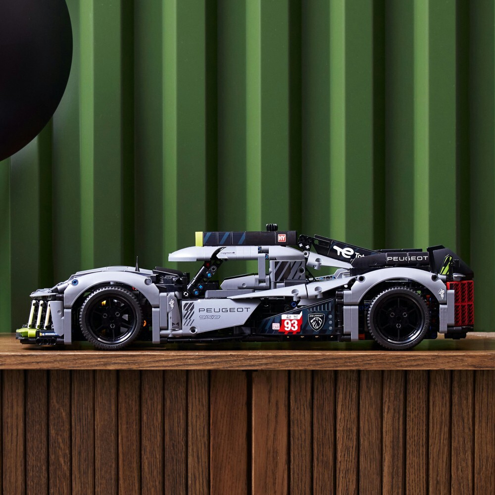 LEGO Technic — Гибридный гиперкар PEUGEOT 9X8 24H Le Mans 42156 / артикул   42156  / GTIN 5702017424767