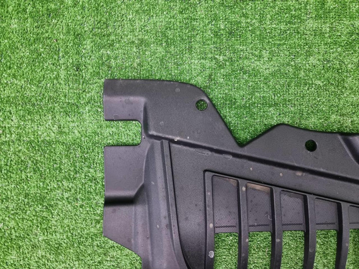 Кожух замка капота Audi A8 4 D5 (2017-2022)