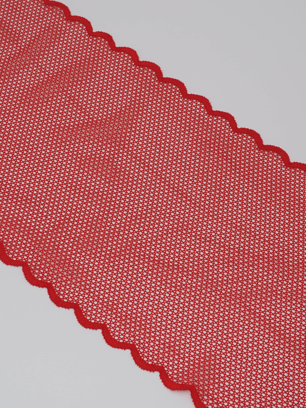 Эластичное кружево красное крупная ячейка ширина 22 см