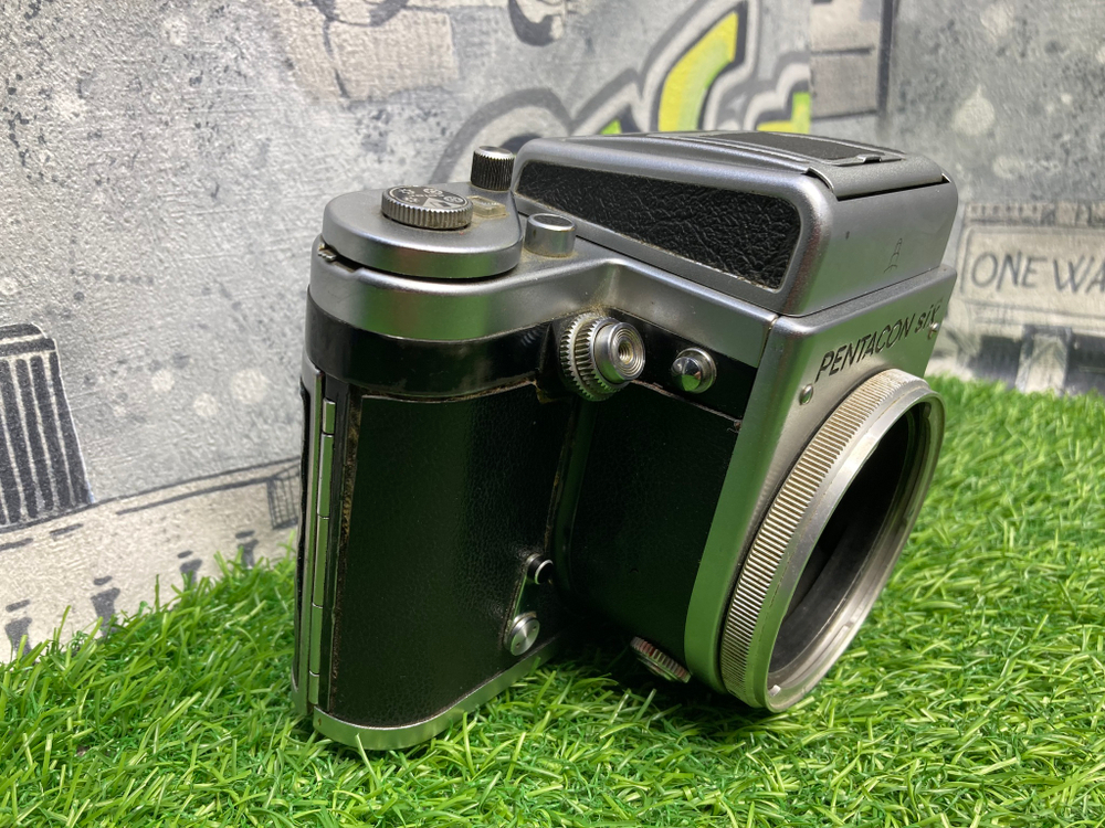 Pentacon SIX