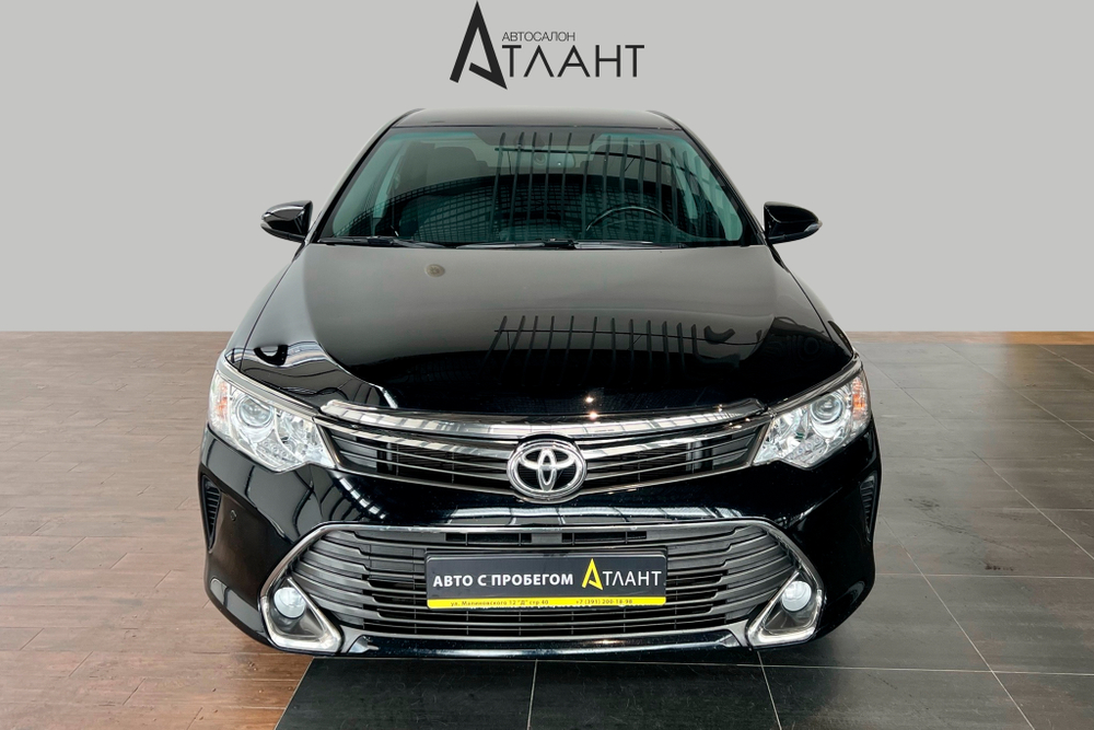 Toyota Camry, 2015 год