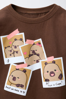 ZARA ЛОНГСЛИВ С ПРИНТОМ CAPIBARA CAPYFUN ©, ШОКОЛАДНЫЙ