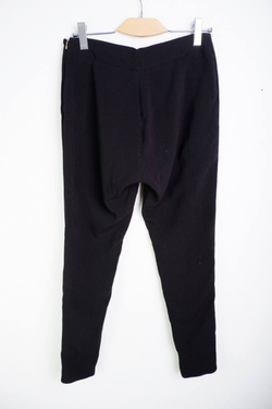 Брюки обтягивающего кроя, визуально на 48 размер